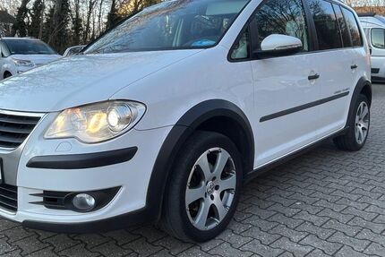 VW Touran 146.200 km 7.600 &euro; Düsseldorf 40625