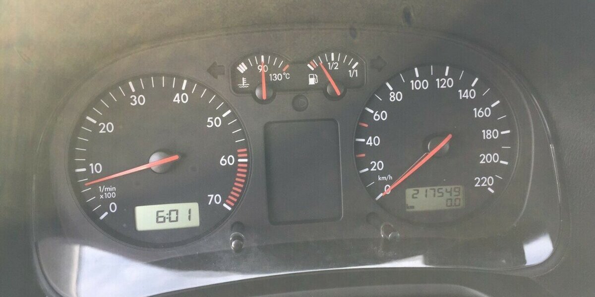 VW Golf 4 Türig,Tüv 01/28! 220.000 km 1.500 &euro; Himmelkron 95502