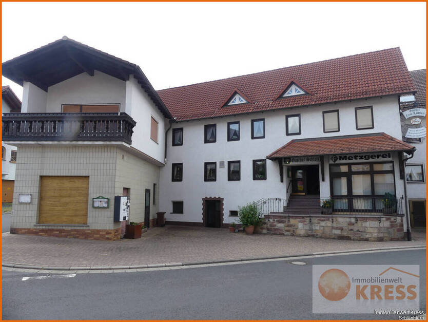 Gaststätte mit 6 FremdenZimmer und ehemaligen Ladenlokal, 2 Wohnungen, 3 Garagen, Snt-Weichersbach