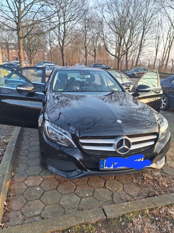 Mercedes-Benz C 220 278.000 km 15.200 € Hamburg 20038