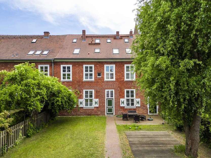 Haus zum Kaufen in Potsdam 1.950.000 € 246 m²