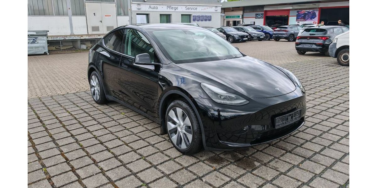 Tesla Model Y 80.566 km 33.970 &euro; Braunschweig 38112