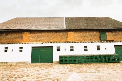 ScheuneLagerfläche zu vermieten (z.B. für Oldtimer-Sammlung) zimmer
