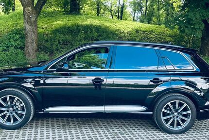 Audi Q7 280.000 km 22.999 &euro; Garching 85748
