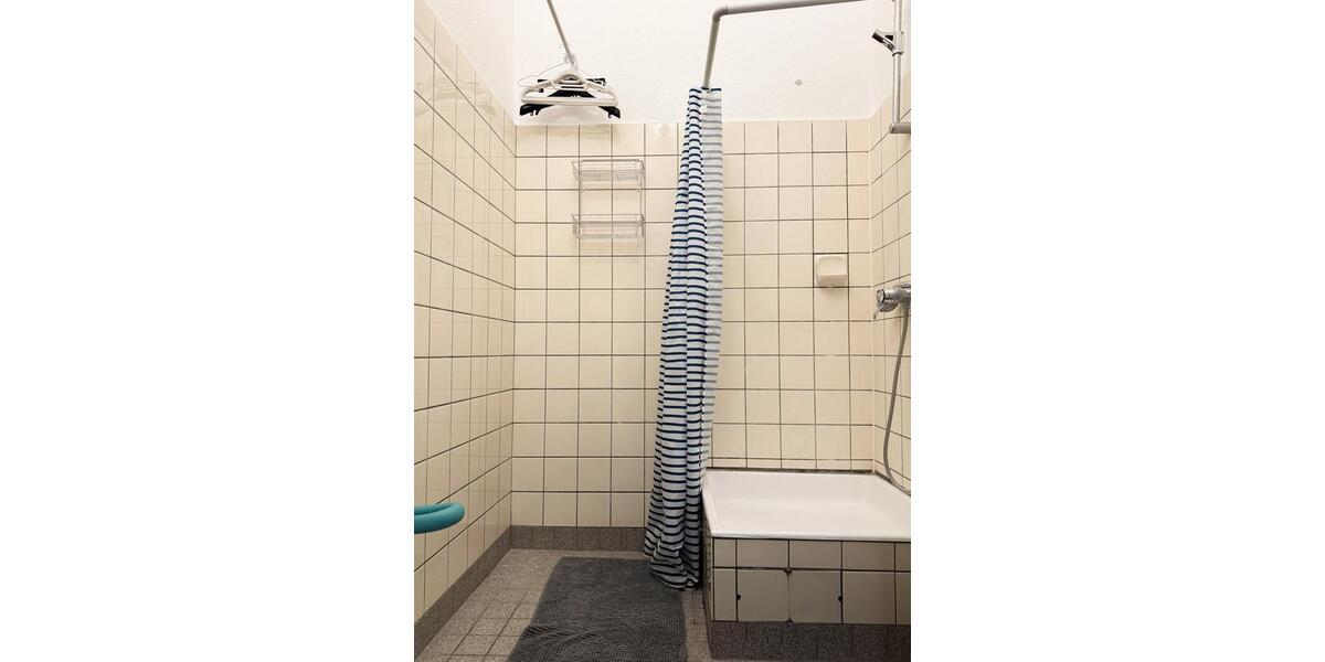 Altbauwohnung mit 4 Zimmern in der Innenstadt - Wg geiegnet 4 zimmer