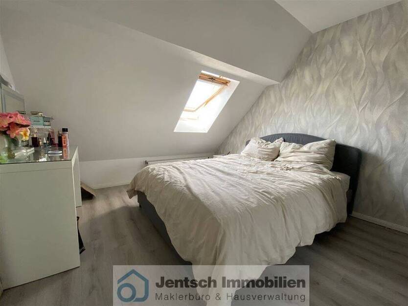 Sehr schöne Dachgeschoßwohnung im Zentrum Merseburgs zu verkaufen