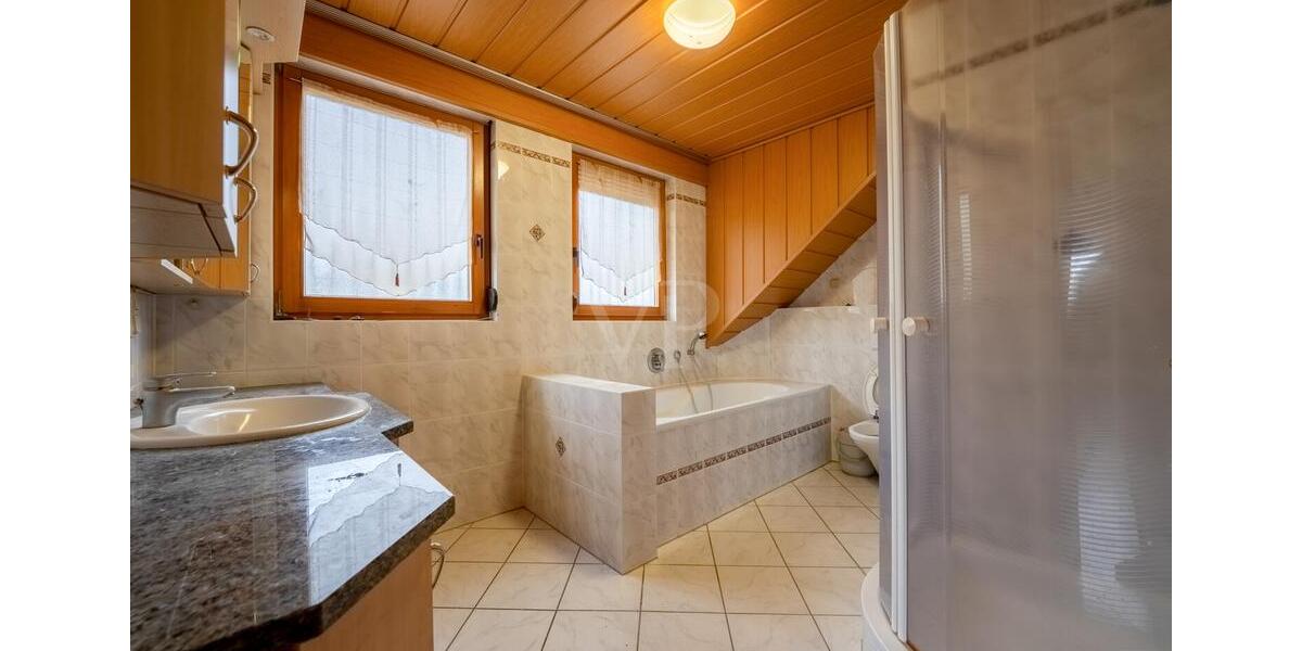 Maisonettenwohnung Hundsangen - 7 Zimmer, 220 m&sup2;, 1.500&euro; | Angebot:25259174