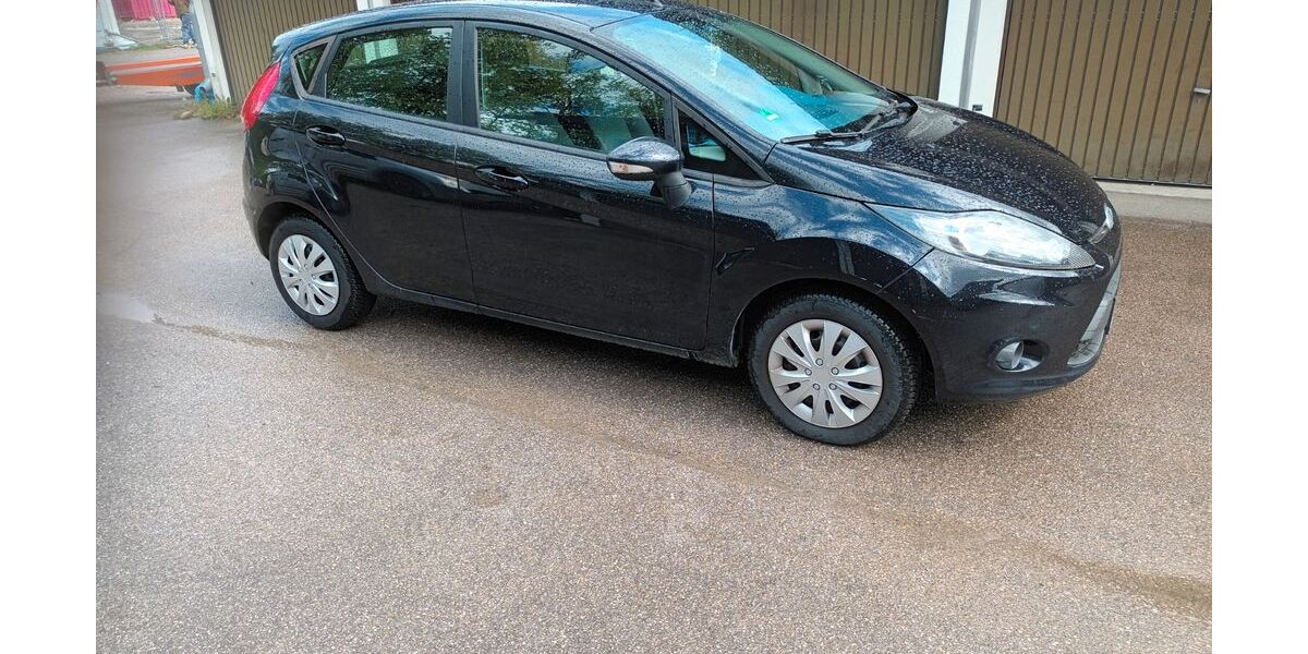 Ford Fiesta 99.700 km 3.000 &euro; Bad Tölz 83646