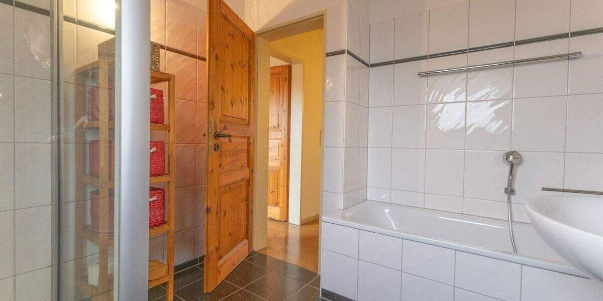 Reihenmittelhaus Menden Mitte - 4 Zimmer, 103 m&sup2;, 255.000&euro; | Angebot:24647526