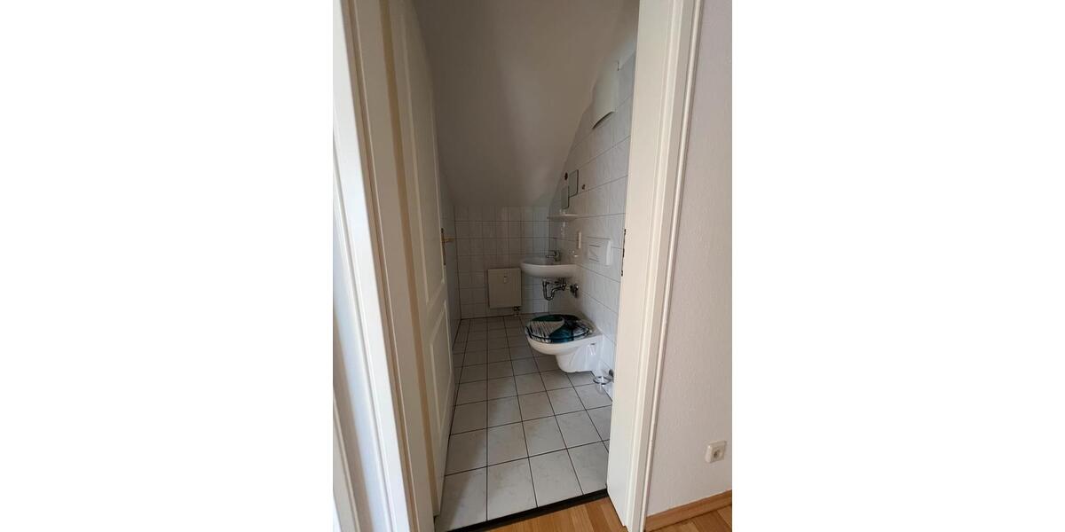 Dachgeschoßwohnung Chemnitz Kapellenberg - 2 Zimmer, 60 m&sup2;, 75.000&euro; | Angebot:25047565