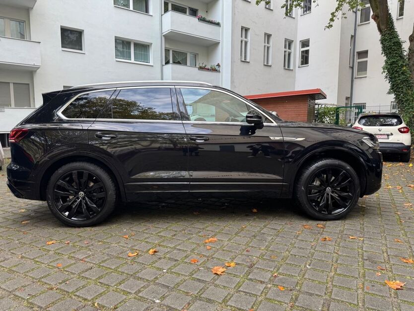 VW Touareg 144.000 km 31.800 € Berlin 10245