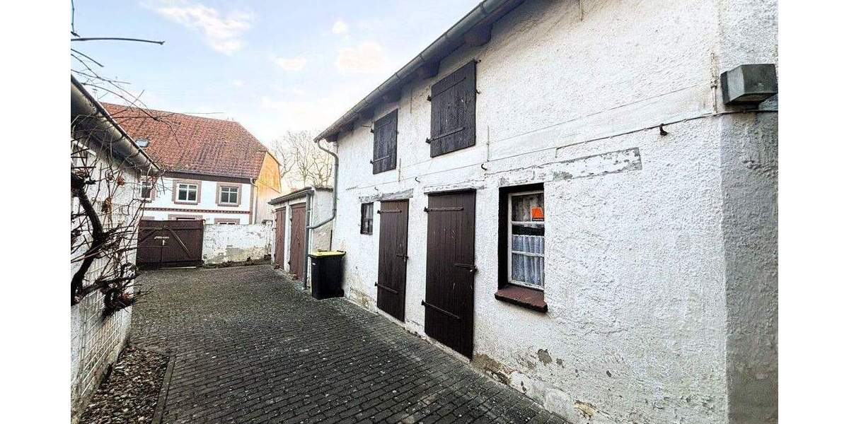 geräumiges Stadthaus mit Zufahrt und 3 Garagen im Zentrum von Penzlin 7 zimmer