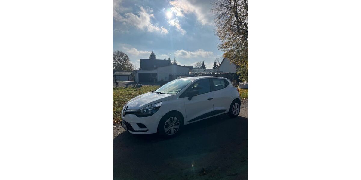 Renault Clio 104.000 km 5.950 &euro; Neukirch 01936