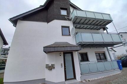 Kernsanierte Dachgeschoßwohnung 3 Familienhaus auf der Karthause