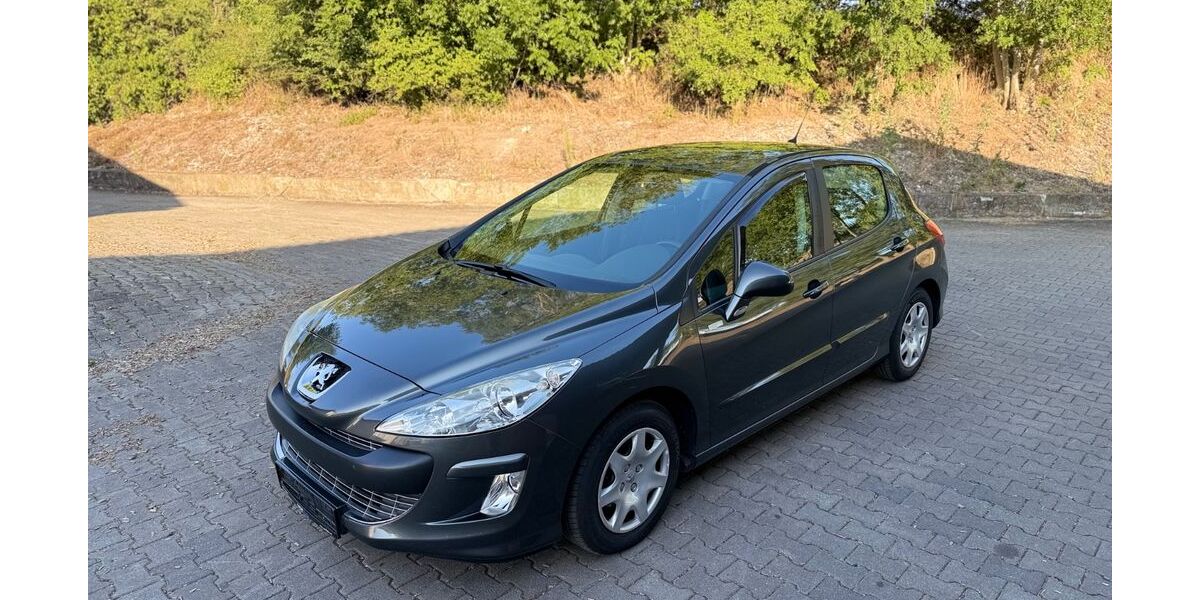 Peugeot 308 199.567 km 2.499 &euro; München 81243