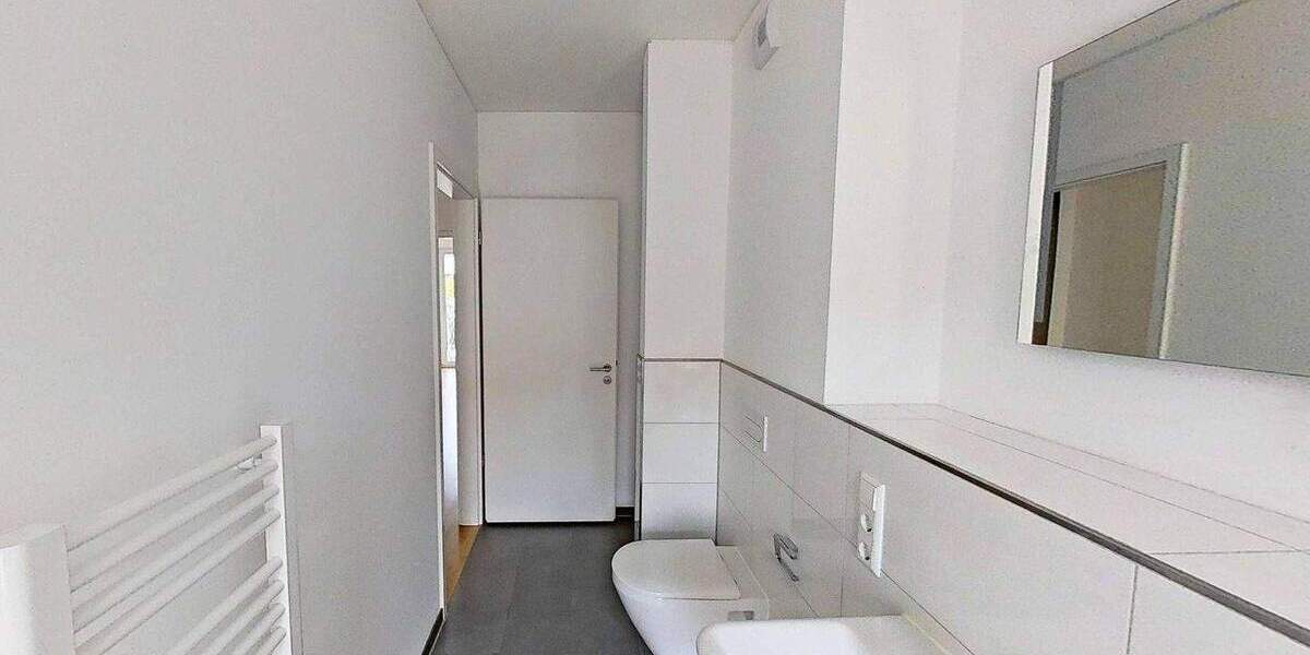 FAMILIEN AUFGEPASST: Modernes Reihenhaus mit 4,5 Zimmern, 2 Bädern, EBK, Terrasse, Keller u.v.m. in Hannover 4 zimmer