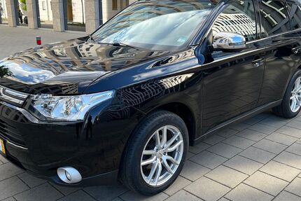 Mitsubishi Outlander 181.000 km 8.500 &euro; Stuttgart 70191