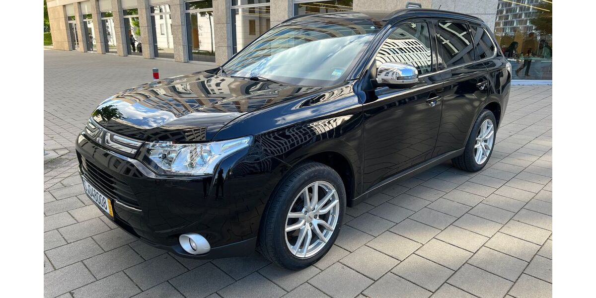 Mitsubishi Outlander 181.000 km 8.500 &euro; Stuttgart 70191