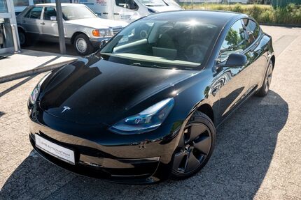 Tesla Model 3 24.351 km 35.999 € Dormagen 41539