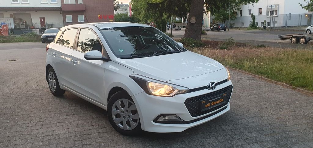 Hyundai i20 116.548 km 6.999 &euro; Frankfurt am Main 60386