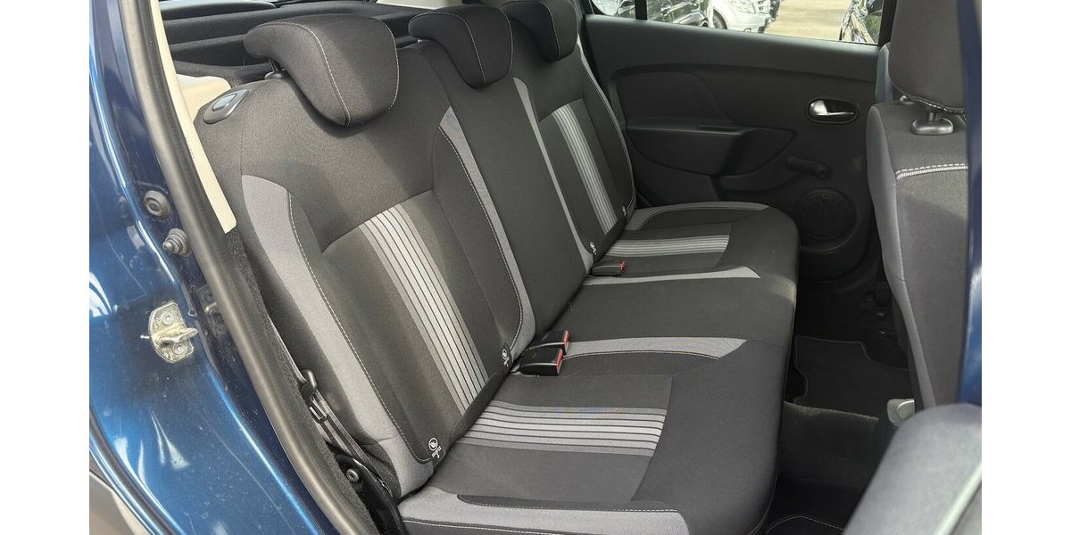 Dacia Sandero Stepway Celebration NAVIGATION/TEMPOMAT 29.280 km 8.900 &euro; Villingen-Schwenningen 78054