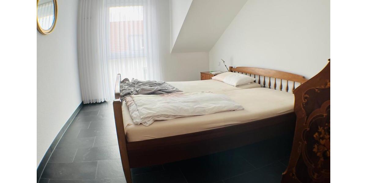 Dachgeschoßwohnung Gärtringen - 3.5 Zimmer, 94 m&sup2;, 1.100&euro; | Angebot:26381409