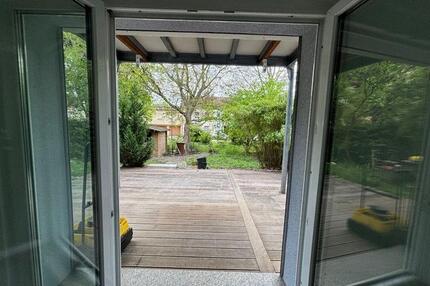 3 Zimmer-EG-Wohnung mit Garten in Augsburg Pfersee ( Fernwärme)