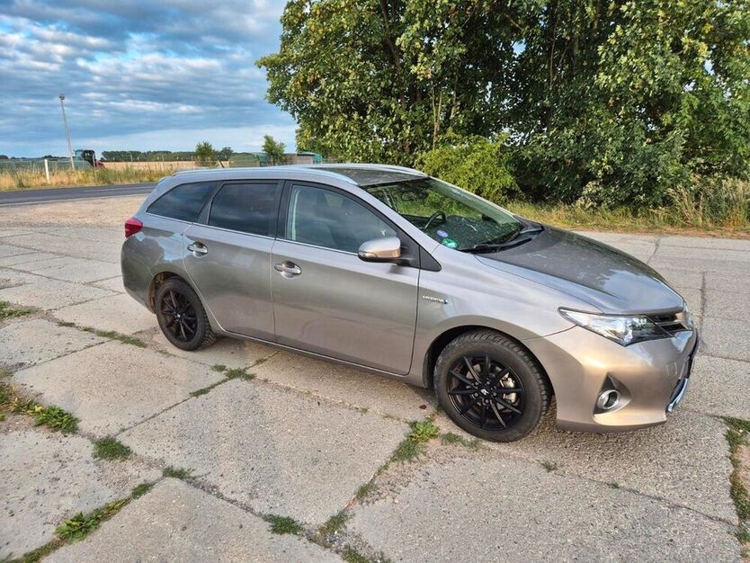 Auris Touring Sports