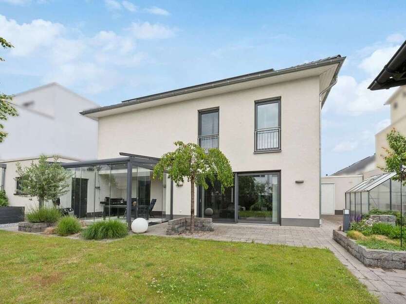 Haus zum Kaufen in Dinslaken 819.000 € 242 m²