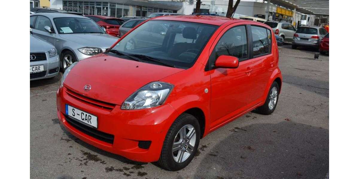 Daihatsu Sirion 123.900 km 2.900 &euro; München 81243