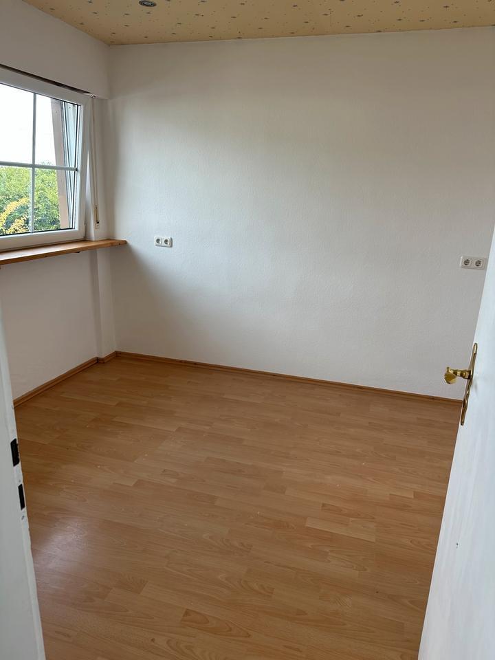 Einfamilienhaus mit Garten und Garage