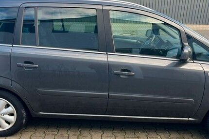 Opel Zafira 217.000 km 2.750 &euro; Aachen 52064