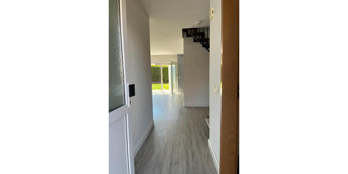 Reihenhaus mit Garten und eigenem Stellplatz in Ottersleben 4 zimmer