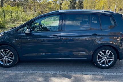 VW Touran 246.000 km 10.000 &euro; Velten 16727