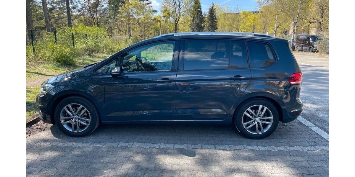 VW Touran 246.000 km 10.600 &euro; Velten 16727