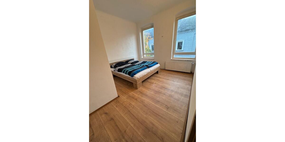 Hochparterre Düren Mariaweiler-Hoven - 4.5 Zimmer, 125 m&sup2;, 1.100&euro; | Angebot:25017076