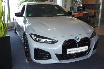 BMW i4 17.500 km 55.880 € Obertraubling bei Regensburg 93083