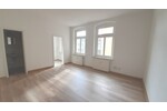 WG-Wohnung mit 4-Zimmern, 2.OG mit 2 Bädern und 2 Küchen in Gera