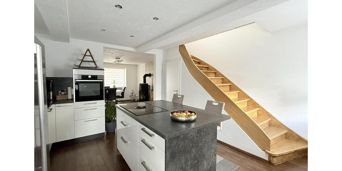 Moderne 4-ZKB-Wohnung mit Sauna, Balkon und Einbauküche 4 zimmer