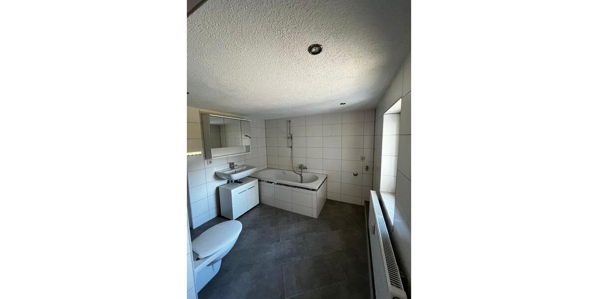 Einfamilienhaus Oberlungwitz - 4 Zimmer, 95 m&sup2;, 610&euro; | Angebot:25299138