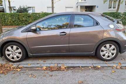 Honda Civic 142.000 km 5.490 € München 81737