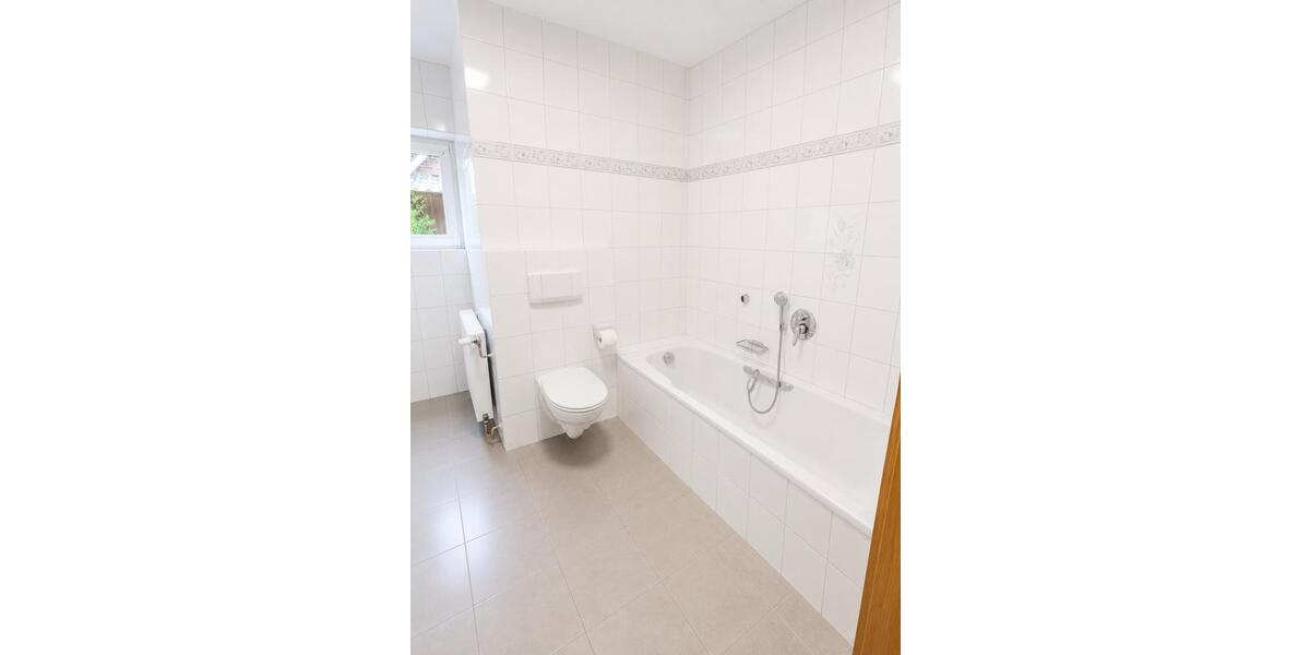 Erdgeschoßwohnung Bad Bentheim - 3 Zimmer, 100 m&sup2;, 1.250&euro; | Angebot:26697600