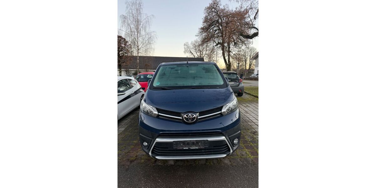 Toyota Proace (Verso) 190.000 km 7.000 &euro; Traunstein 83278