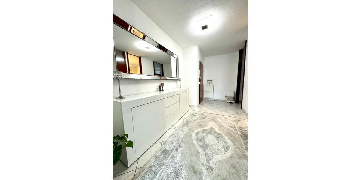 Etagenwohnung Wiesbaden Mainz-Amöneburg - 4 Zimmer, 110 m&sup2;, 1.700&euro; | Angebot:25950870