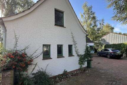 Haus zum Kaufen in Zeven 182.000 € 150 m² 8.5 zimmer