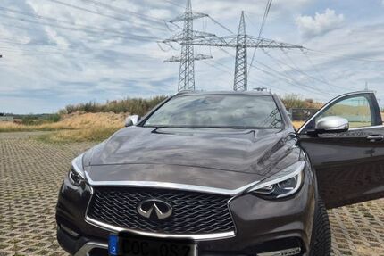 INFINITI QX30