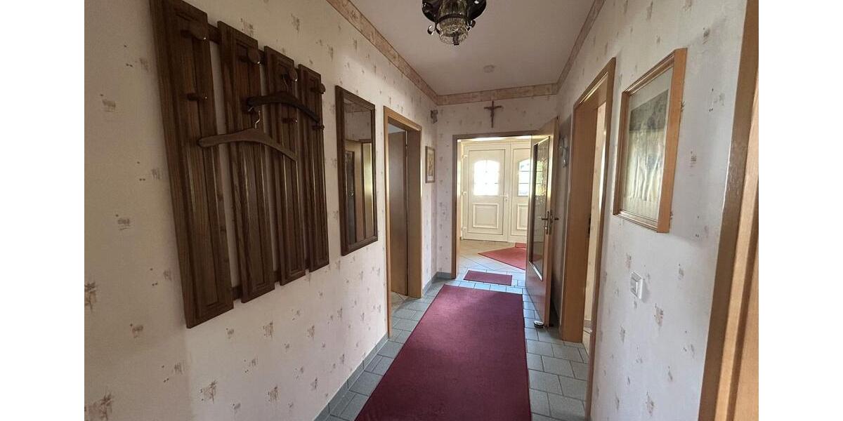 Einfamilienhaus Arnsberg - 7 Zimmer, 200 m&sup2;, 1.500&euro; | Angebot:22943238