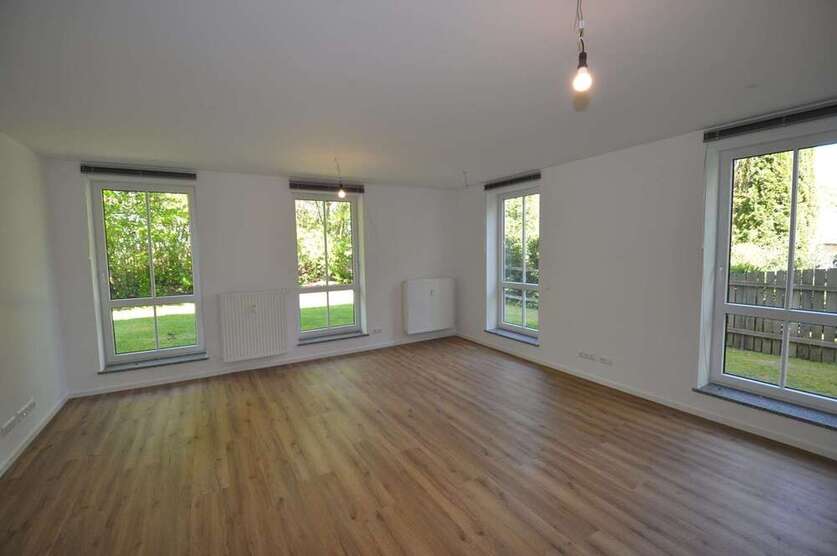 Büro in Egmating 1.150 € 95 m²