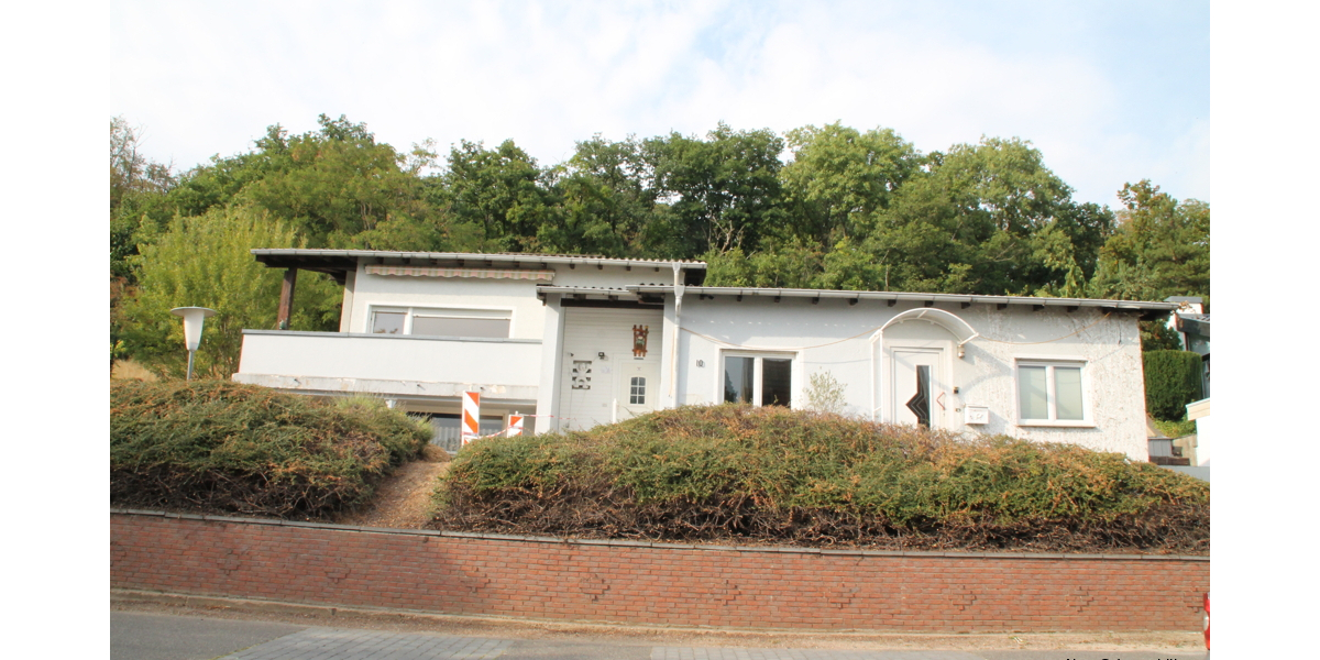 Haus: 2 Wohnungen, 2 Eingänge, 2 Terrassen. Platz für 2 Generationen! Achtung: Bieterverfahren! - Zweifamilienhaus Vettweiß | Angebot:22746895