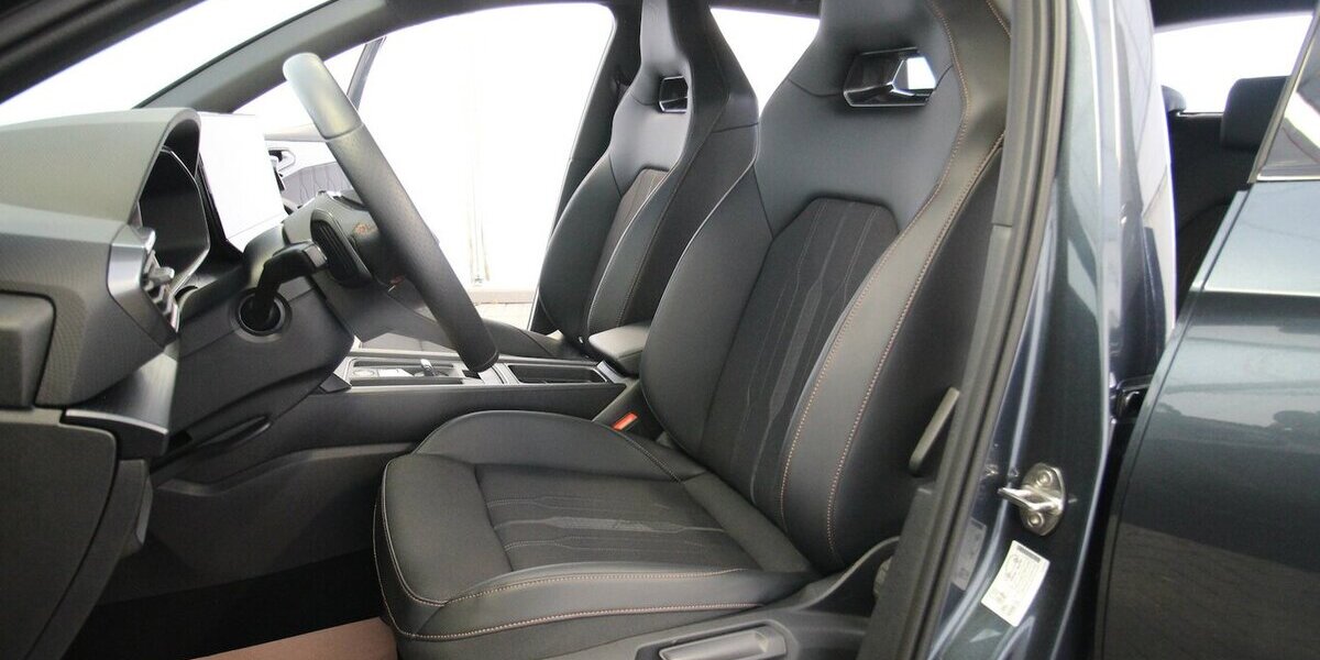 Cupra Leon Sportstourer e-HYBRID 6-DSG NAVI+LED+ACC 8.828 km 29.500 &euro; Hagenow 19230